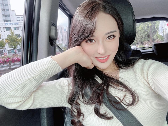 Lâu lắm rồi Hàn Quốc mới có 1 Hoa hậu đẹp thế này: Sống mũi sắc như dao, vòng 1 khủng ngồn ngộn nhưng dính nghi vấn dao kéo - Ảnh 8. Lâu lắm rồi Hàn Quốc mới có 1 Hoa hậu đẹp thế này: Sống mũi sắc như dao, vòng 1 khủng ngồn ngộn nhưng dính nghi vấn dao kéo - Ảnh 8.