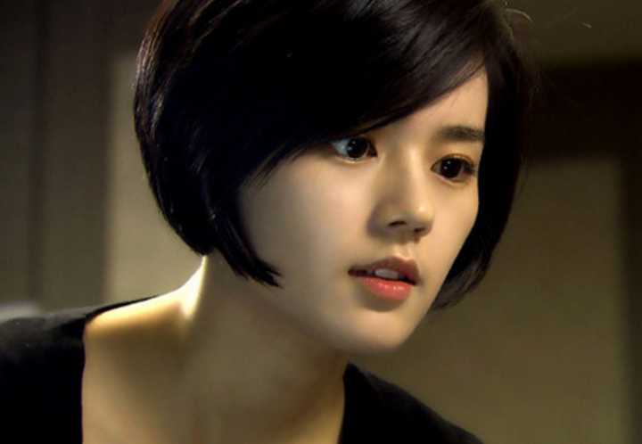 Có một kiểu sạn vô lý đùng đùng ở phim Hàn: Đại mỹ nhân cỡ Song Hye Kyo, Son Ye Jin lại bị chê xấu xí? - Ảnh 2.