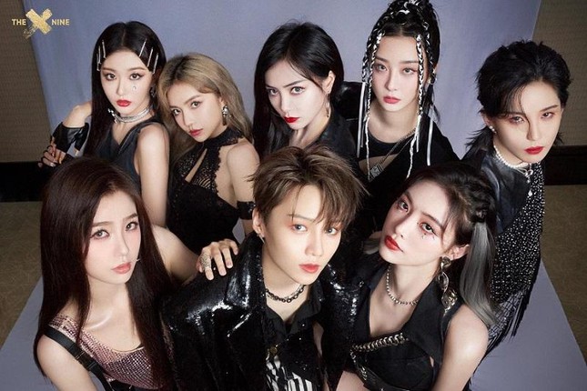 Giá vé concert của học trò Lisa đắt cắt cổ, netizen phán luôn: “Năng lực có hạn mà ảo tưởng sức mạnh” - Ảnh 1. Giá vé concert của học trò Lisa đắt cắt cổ, netizen phán luôn: “Năng lực có hạn mà ảo tưởng sức mạnh” - Ảnh 1.