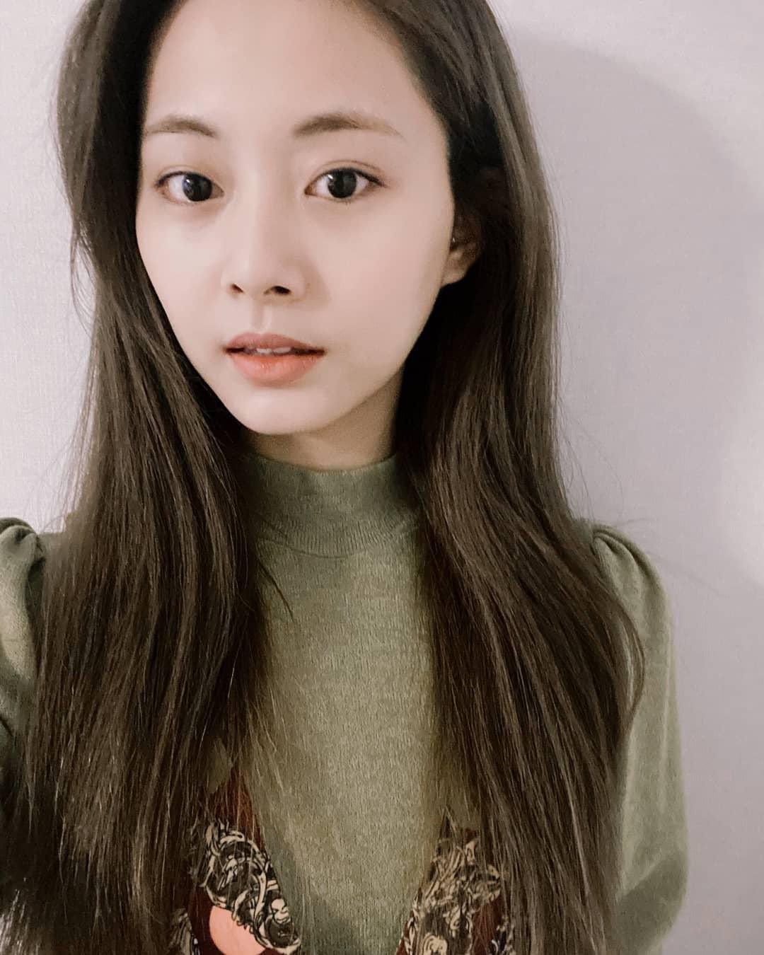Ảnh mặt mộc tố nhan sắc dàn mỹ nhân Kpop: Jisoo - Yoona được tôn làm thánh, gương mặt đẹp nhất thế giới gây tranh cãi nảy lửa - Ảnh 8. Ảnh mặt mộc tố nhan sắc dàn mỹ nhân Kpop: Jisoo - Yoona được tôn làm thánh, gương mặt đẹp nhất thế giới gây tranh cãi nảy lửa - Ảnh 8.
