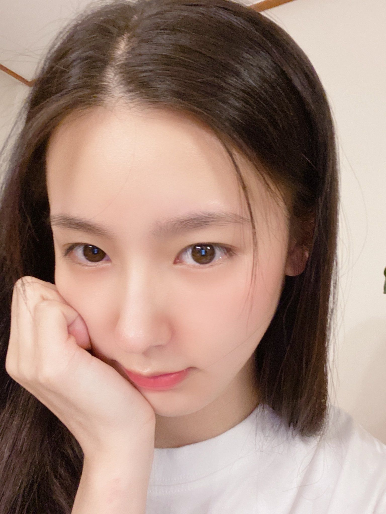 Ảnh mặt mộc tố nhan sắc dàn mỹ nhân Kpop: Jisoo - Yoona được tôn làm thánh, gương mặt đẹp nhất thế giới gây tranh cãi nảy lửa - Ảnh 17. Ảnh mặt mộc tố nhan sắc dàn mỹ nhân Kpop: Jisoo - Yoona được tôn làm thánh, gương mặt đẹp nhất thế giới gây tranh cãi nảy lửa - Ảnh 17.