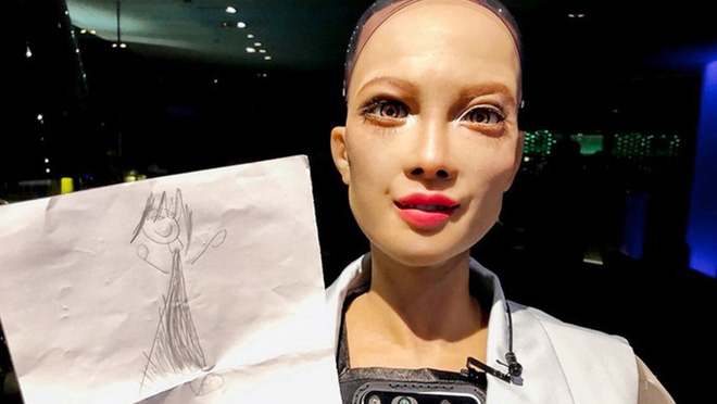 Sophia, robot đầu tiên có quyền công dân, giờ muốn có con, xây dựng gia đình - Ảnh 1.