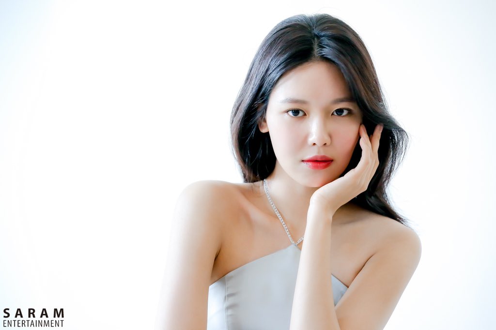 5 idol lũ lượt t&aacute;i xuất m&agrave;n ảnh H&agrave;n 2022: IU - Yoona to&agrave;n bom tấn xịn, h&oacute;ng nhất l&agrave; m&agrave;n comeback của si&ecirc;u sao D.O - Ảnh 5.