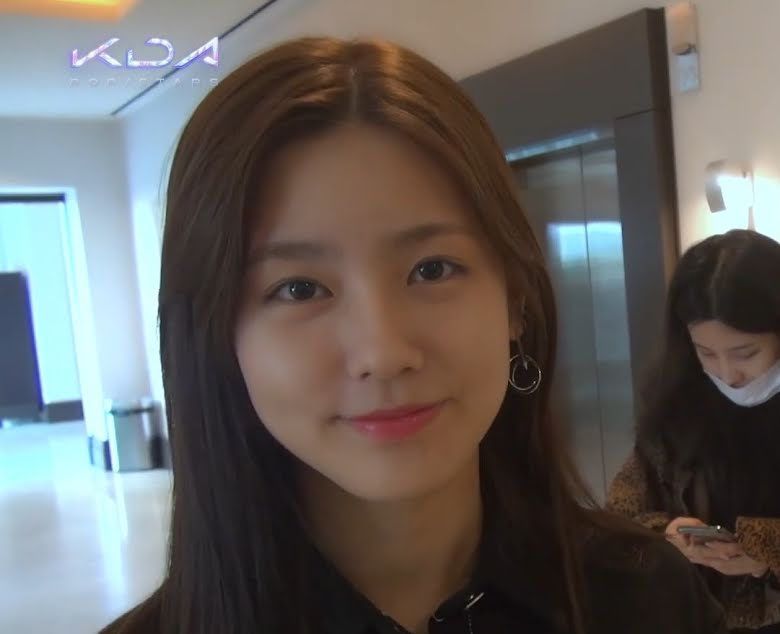 Ảnh mặt mộc tố nhan sắc dàn mỹ nhân Kpop: Jisoo - Yoona được tôn làm thánh, gương mặt đẹp nhất thế giới gây tranh cãi nảy lửa - Ảnh 18. Ảnh mặt mộc tố nhan sắc dàn mỹ nhân Kpop: Jisoo - Yoona được tôn làm thánh, gương mặt đẹp nhất thế giới gây tranh cãi nảy lửa - Ảnh 18.