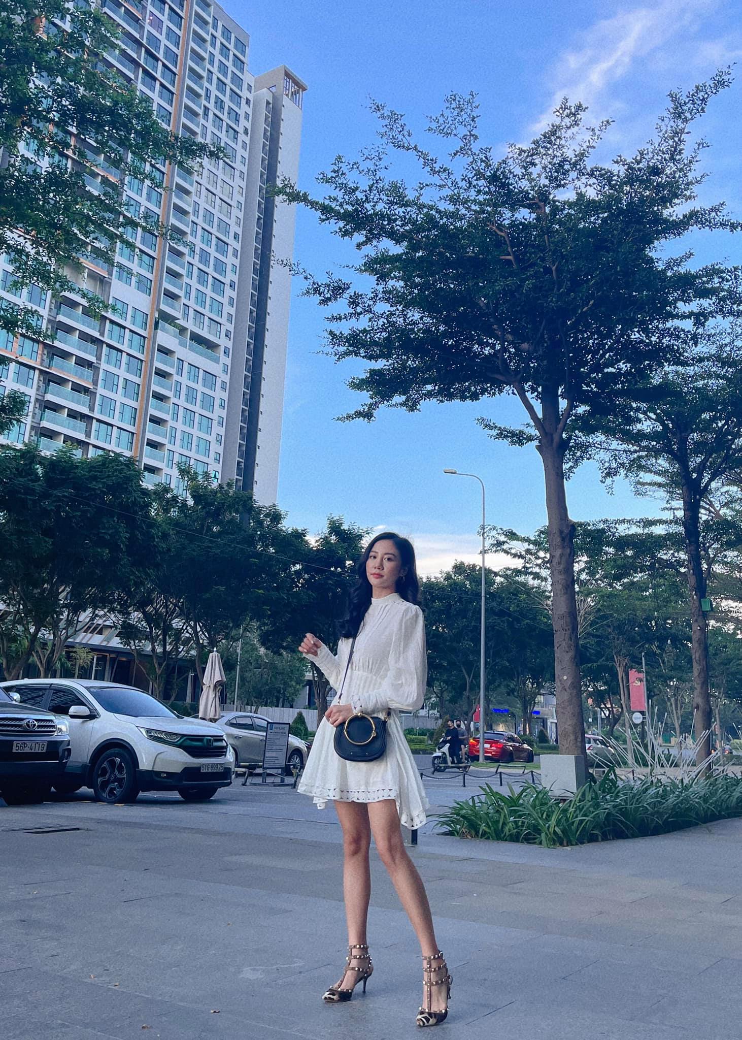 Vbiz cũng vừa có màn lột xác ngoạn mục của 1 ca sĩ từng bị chê quá khổ, visual hiện tại nhìn phát choáng! - Ảnh 2. Vbiz cũng vừa có màn lột xác ngoạn mục của 1 ca sĩ từng bị chê quá khổ, visual hiện tại nhìn phát choáng! - Ảnh 2.
