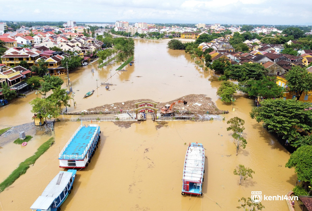 Cập nhật: 4 địa phương cho học sinh nghỉ học KHẨN vì lũ lụt - Ảnh 1.