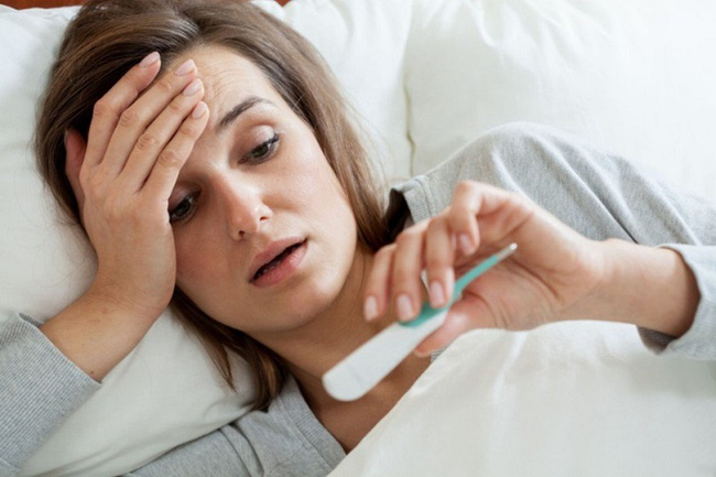  Khi bị t&aacute;o b&oacute;n m&agrave; xuất hiện một trong những dấu hiệu sau, chuy&ecirc;n gia cảnh b&aacute;o bạn n&ecirc;n đi kh&aacute;m c&agrave;ng sớm c&agrave;ng tốt  - Ảnh 4.