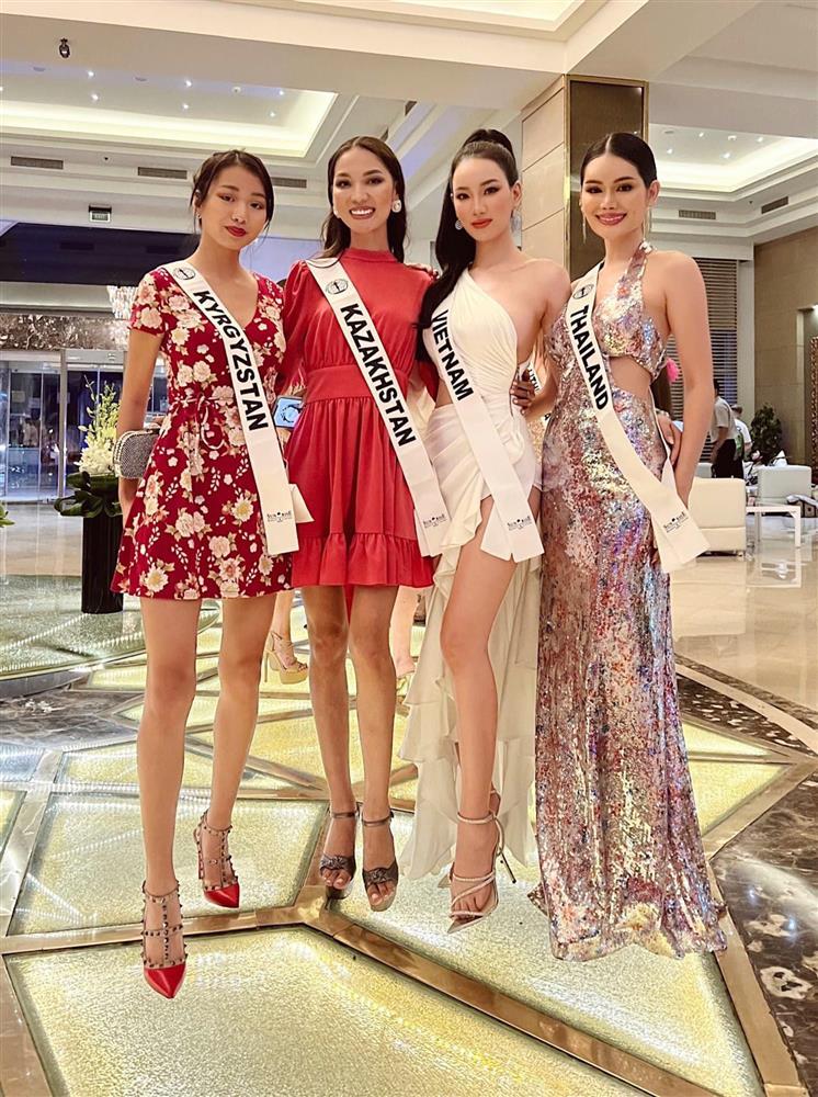 Cái kết chuyện mỹ nhân Việt đi Ai Cập thi Miss Intercontinental bị giữ hành lý, hải quan nghi buôn lậu đòi phạt gần 100 triệu - Ảnh 2. Cái kết chuyện mỹ nhân Việt đi Ai Cập thi Miss Intercontinental bị giữ hành lý, hải quan nghi buôn lậu đòi phạt gần 100 triệu - Ảnh 2.