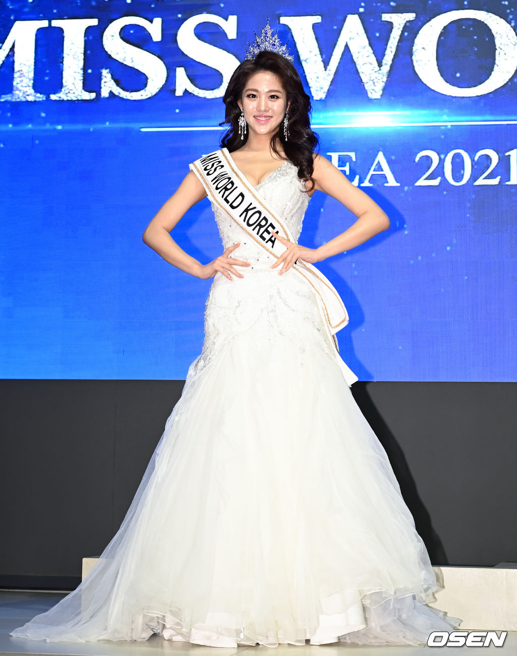 Sốc nặng nhan sắc dàn mỹ nhân mới đăng quang Hoa hậu Hàn: Miss Universe đẹp hiếm có nay bị bóc trần, Miss World dọa khán giả khóc thét - Ảnh 12. Sốc nặng nhan sắc dàn mỹ nhân mới đăng quang Hoa hậu Hàn: Miss Universe đẹp hiếm có nay bị bóc trần, Miss World dọa khán giả khóc thét - Ảnh 12.