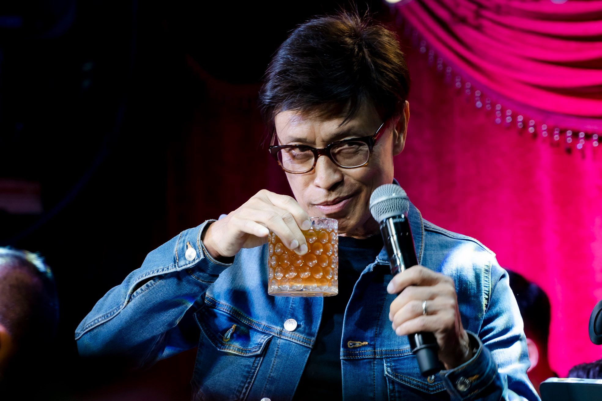 Một ph&ograve;ng tr&agrave; nổi tiếng ở trung t&acirc;m TP.HCM ch&iacute;nh thức đ&oacute;ng cửa vĩnh viễn sau dịch Covid-19, kh&aacute;n giả kh&ocirc;ng khỏi tiếc nuối! - Ảnh 7.