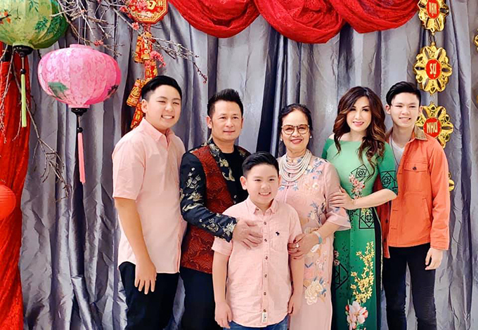 Bằng Kiều và vợ cũ Trizzie Phương Trinh tái ngộ, cùng làm điều này cho con trai cả trước ngày tựu trường - Ảnh 11. Bằng Kiều và vợ cũ Trizzie Phương Trinh tái ngộ, cùng làm điều này cho con trai cả trước ngày tựu trường - Ảnh 11.