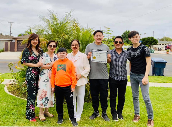 Bằng Kiều và vợ cũ Trizzie Phương Trinh tái ngộ, cùng làm điều này cho con trai cả trước ngày tựu trường - Ảnh 10. Bằng Kiều và vợ cũ Trizzie Phương Trinh tái ngộ, cùng làm điều này cho con trai cả trước ngày tựu trường - Ảnh 10.