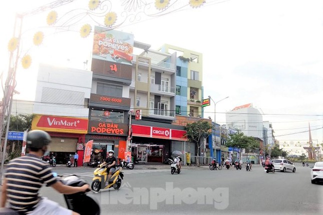Hầu hết ng&agrave;nh nghề ở B&igrave;nh Dương được ph&eacute;p hoạt động trở lại từ 2/10 - Ảnh 1.