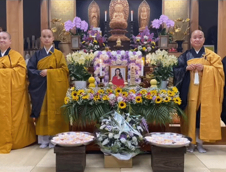 Nghẹn lòng nghe Sư Cô hát Bậu Ơi tại buổi lễ cầu siêu cho NS Phi Nhung ở một ngôi chùa tại Nhật Bản - Ảnh 4.