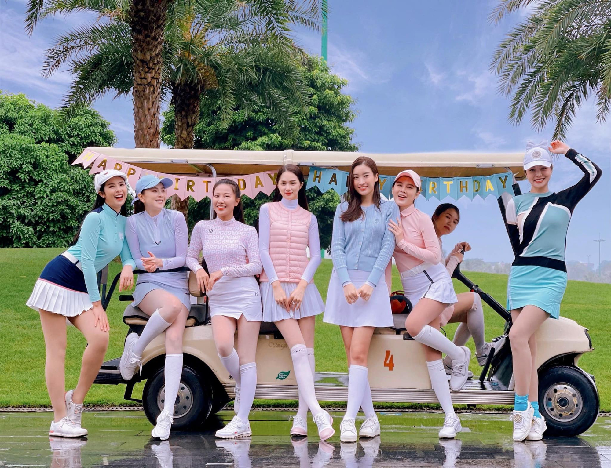 Chỉ đợi Hương Giang ”comeback”, quân đoàn Hoa hậu tung ngay loạt ảnh trên sân golf, tổ hợp visual choáng ngợp nức lòng người - Ảnh 3. Chỉ đợi Hương Giang ”comeback”, quân đoàn Hoa hậu tung ngay loạt ảnh trên sân golf, tổ hợp visual choáng ngợp nức lòng người - Ảnh 3.