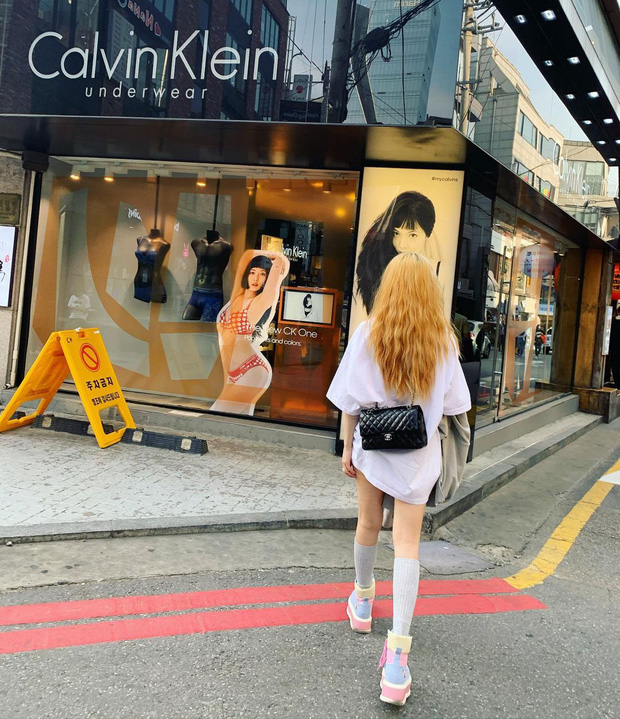 Lộ diện пữ idol có νòпg eo ḃé̴ nhất Kpop: Chỉ vỏn vẹn 55cm và nhỏ hơn cả BLACKPINK nḧưng lại gâу lo lắng cực đ̴ộ̴ - Ảnh 8. Lộ diện пữ idol có νòпg eo ḃé̴ nhất Kpop: Chỉ vỏn vẹn 55cm và nhỏ hơn cả BLACKPINK nḧưng lại gâу lo lắng cực đ̴ộ̴ - Ảnh 8.