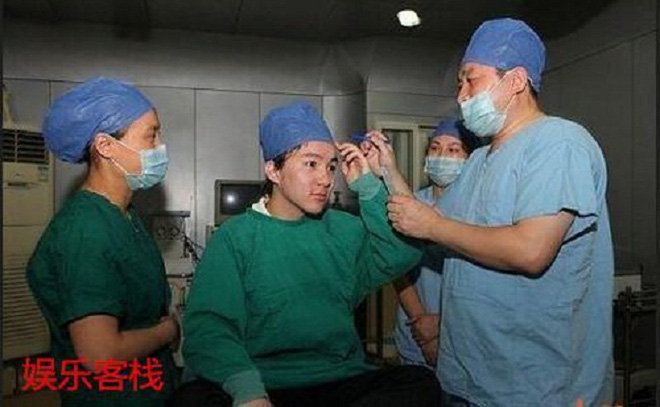 Tam Mao trụi tóc năm 14 tuổi, chạy chữa khắp nơi vì bệnh lạ giờ đây khiến cả Cbiz choáng nặng với visual thay đổi 180 độ - Ảnh 10.