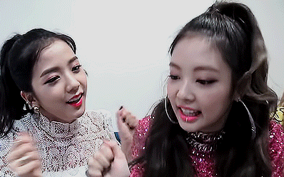 Hồi xưa Jisoo từng giở mánh "dê xồm" Jennie, nghe kể lại mà cười té ghế