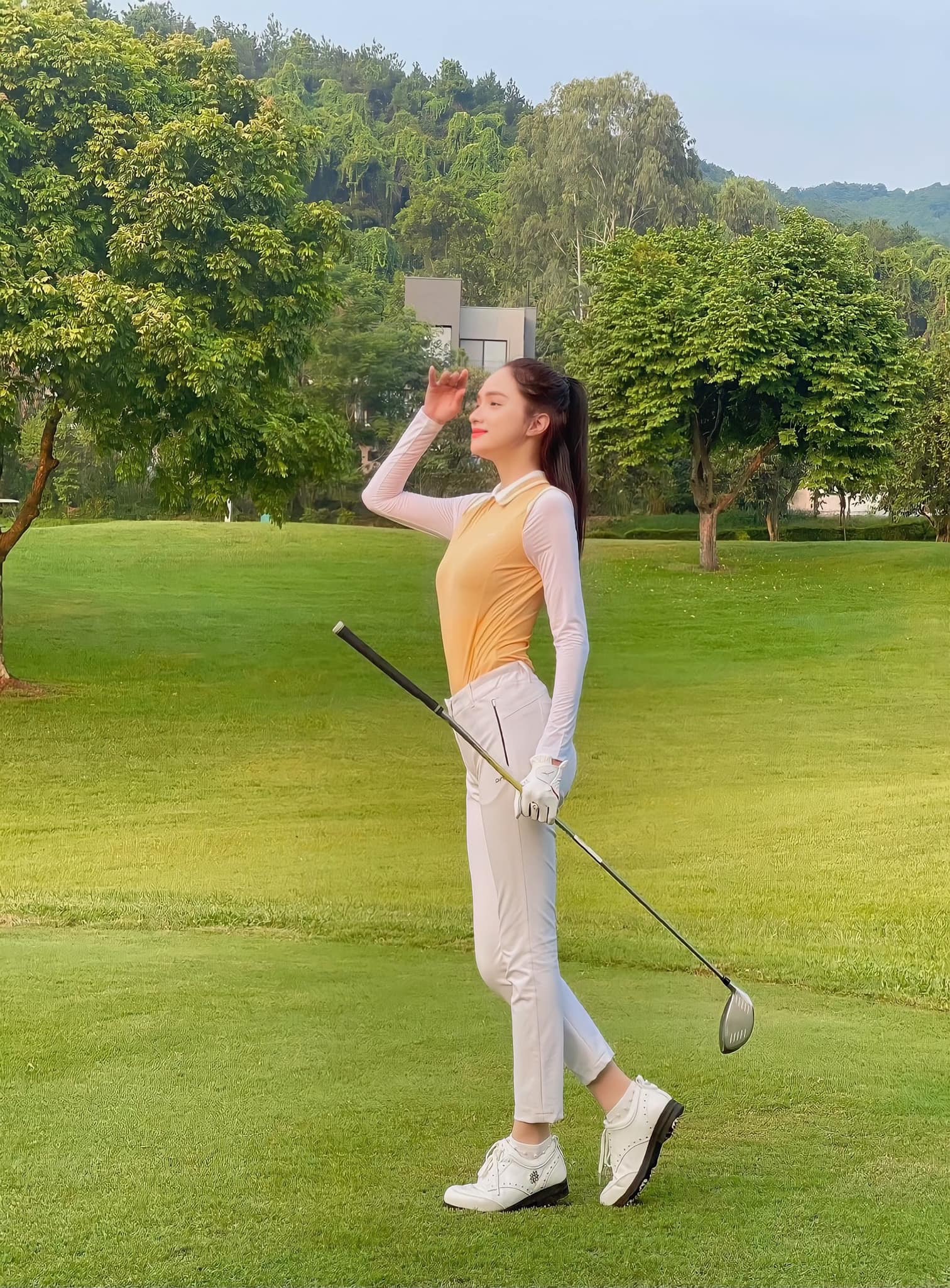 Đây là việc Hương Giang làm trong 2 ngày tái xuất showbiz, nghiện bồ CEO lắm rồi nè! - Ảnh 3. Đây là việc Hương Giang làm trong 2 ngày tái xuất showbiz, nghiện bồ CEO lắm rồi nè! - Ảnh 3.