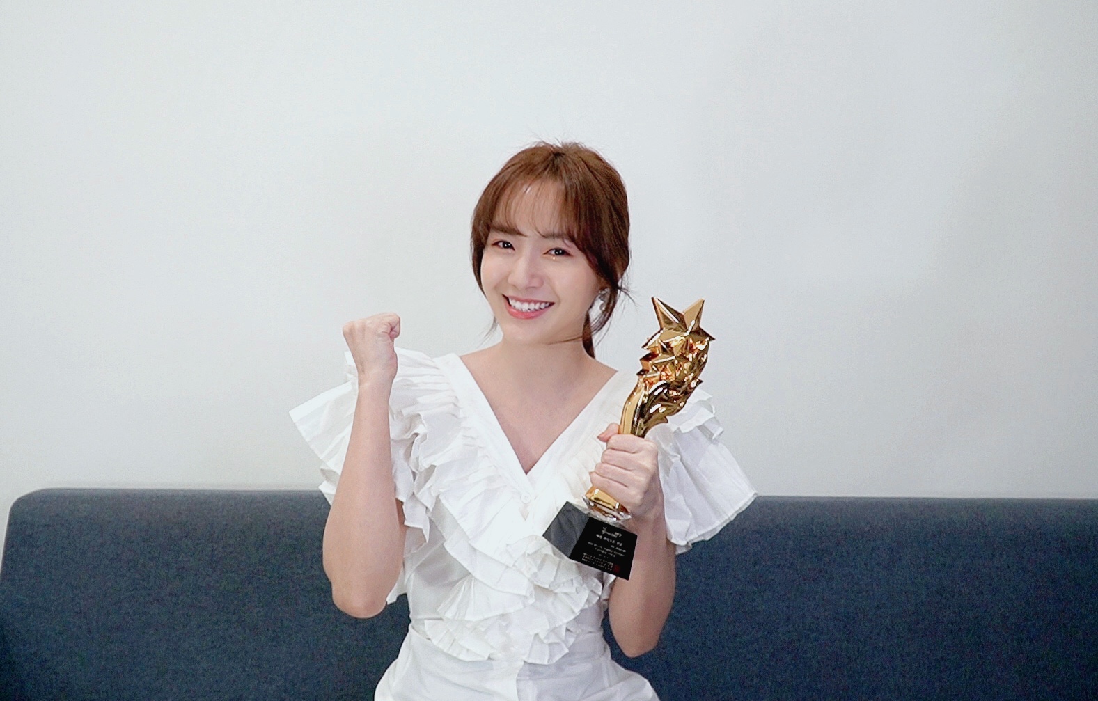 Netizen ngớ người: Thánh nữ bolero làng nhạc Việt bất ngờ nhận giải Nữ ca sĩ quốc tế xuất sắc tại Hàn Quốc - Ảnh 1.
