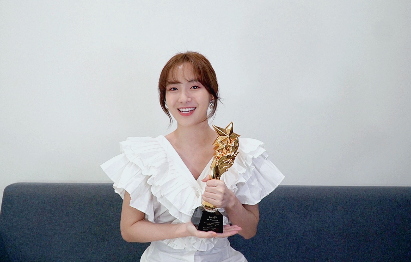 Netizen ngớ người: Thánh nữ bolero làng nhạc Việt bất ngờ nhận giải Nữ ca sĩ quốc tế xuất sắc tại Hàn Quốc - Ảnh 2.