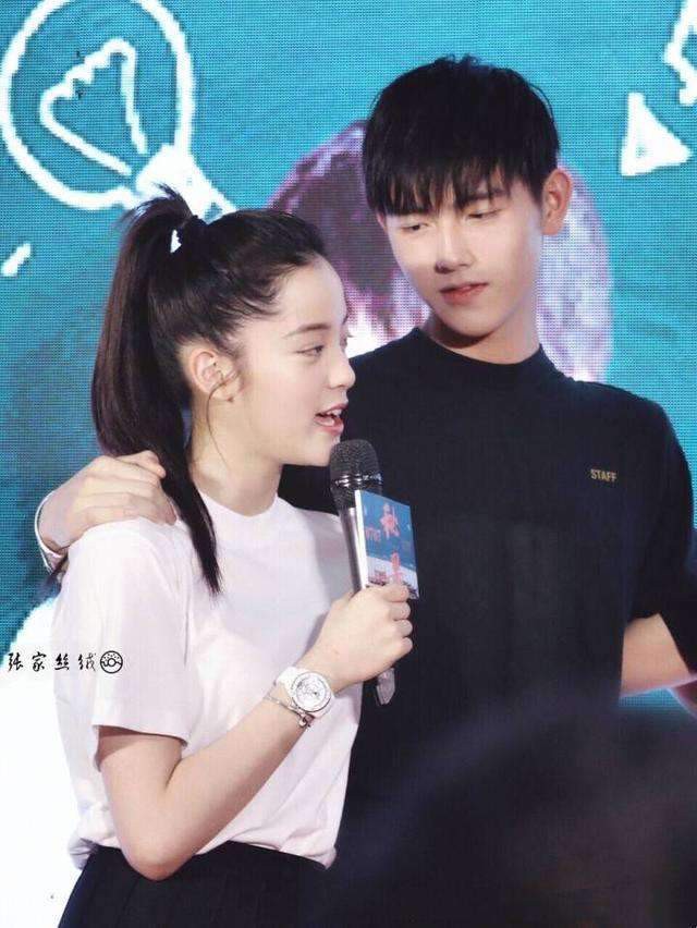 Cặp đôi mới Cbiz: Em trai Phạm Băng Băng ngã vào lưới tình của Âu Dương Na Na, 1001 hint lộ rõ như ban ngày - Ảnh 11. Cặp đôi mới Cbiz: Em trai Phạm Băng Băng ngã vào lưới tình của Âu Dương Na Na, 1001 hint lộ rõ như ban ngày - Ảnh 11.