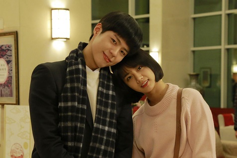 4 mối tình thanh mai trúc mã ngọt nhất phim Hàn: Reply 1988 mãi là tường thành, Park Seo Joon xứng danh tình đầu - Ảnh 1.