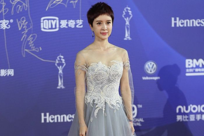 Ai ngờ Cbiz c&oacute; cả d&agrave;n sao con ch&aacute;u qu&yacute; tộc: Thi&ecirc;n hậu l&agrave; ch&aacute;u g&aacute;i Từ Hi Th&aacute;i Hậu, phim T&acirc;y Du K&yacute; c&oacute; hẳn c&ocirc;ng ch&uacute;a đời thực? - Ảnh 6.