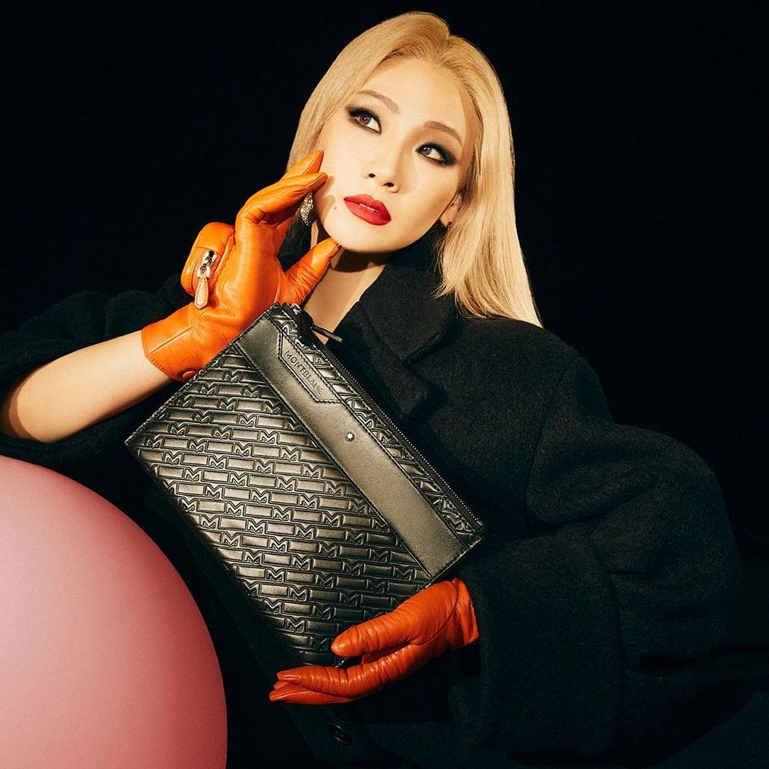 Tìm ra nữ idol “Bộ trưởng Bộ ngoại giao quốc tế của Kpop”: Chung công ty với Adele - Justin Bieber, được Beyoncé trực tiếp an ủi - Ảnh 2. Tìm ra nữ idol “Bộ trưởng Bộ ngoại giao quốc tế của Kpop”: Chung công ty với Adele - Justin Bieber, được Beyoncé trực tiếp an ủi - Ảnh 2.