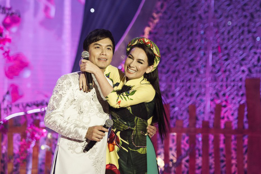 Hôn nhân 17 năm kín tiếng của Mạnh Quỳnh và điều đặc biệt liên quan đến Phi Nhung - Ảnh 2. Hôn nhân 17 năm kín tiếng của Mạnh Quỳnh và điều đặc biệt liên quan đến Phi Nhung - Ảnh 2.