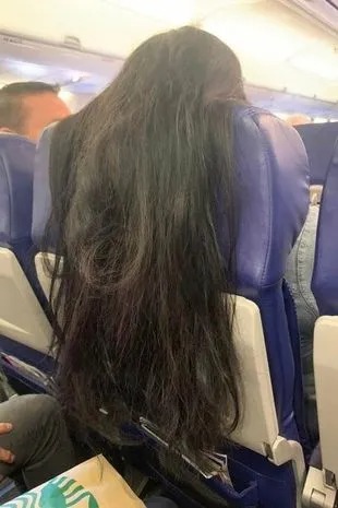 Đi máy bay gặp cảnh sợ hết hồn, người đàn ông đăng đàn mách dân mạng thì được khuyên đủ cách xử lý không tưởng - Ảnh 1.