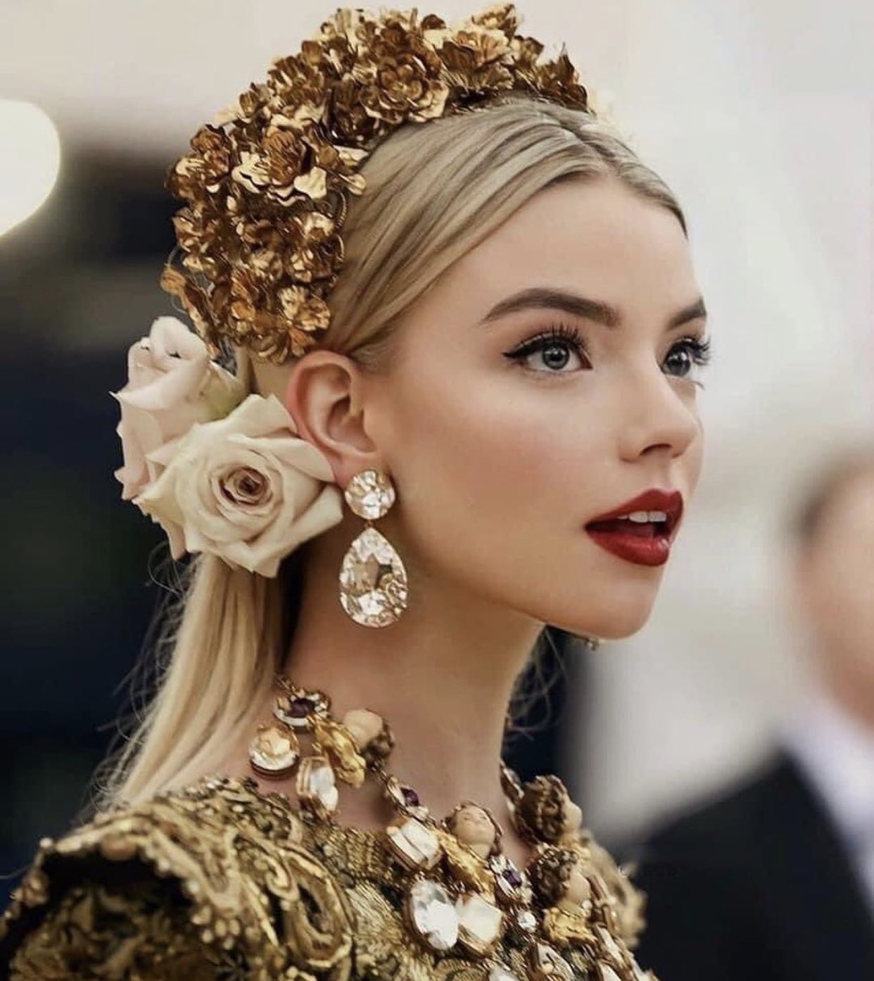 Nữ thần Met Gala năm nào đã thành nàng thơ Dior: Đẹp hiếm có như nữ thần Hy Lạp tái sinh, body bốc lửa nay bỗng hóa cò hương - Ảnh 14.