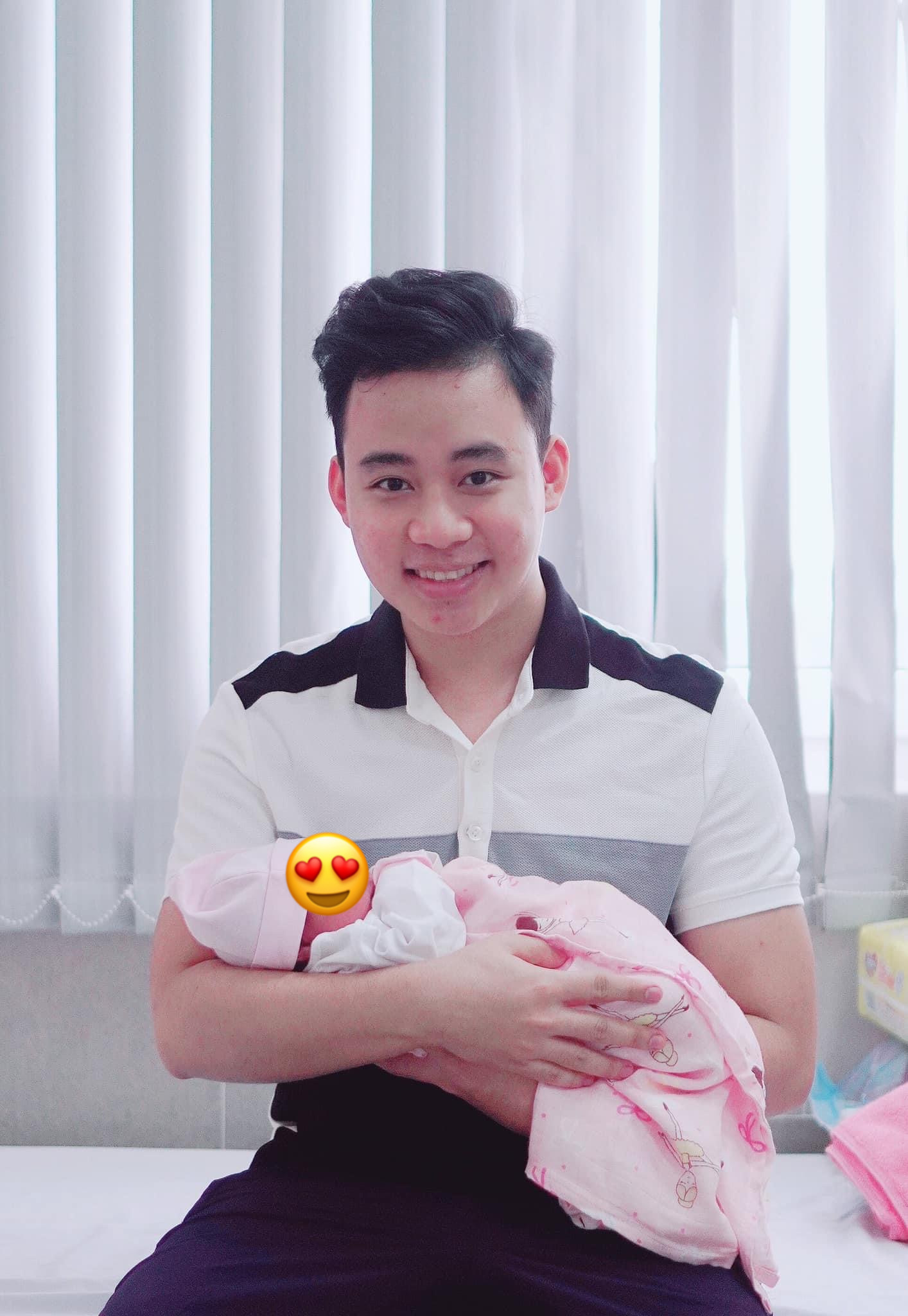 Quang Lê và mối lương duyên với 4 người con nuôi, sốc nhất chuyện tiểu ni cô The Voice Kids bị ép đội tóc giả - Ảnh 3. Quang Lê và mối lương duyên với 4 người con nuôi, sốc nhất chuyện tiểu ni cô The Voice Kids bị ép đội tóc giả - Ảnh 3.