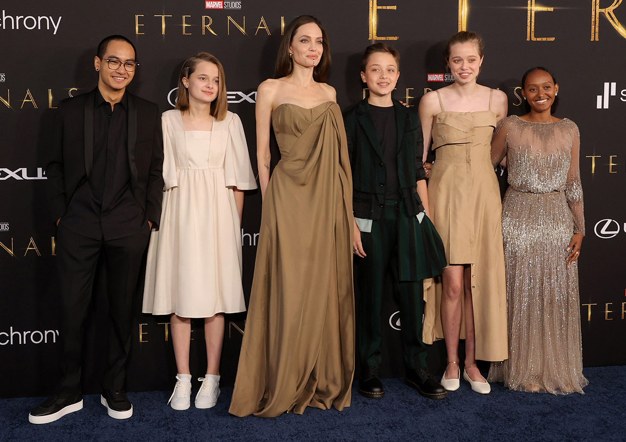 Angelina Jolie dẫn 2 ái nữ đổ bộ thảm đỏ Ý, spotlight đổ dồn vào Shiloh: Gương mặt xinh xỉu, hội tụ trọn nét đẹp từ bố mẹ - Ảnh 8.
