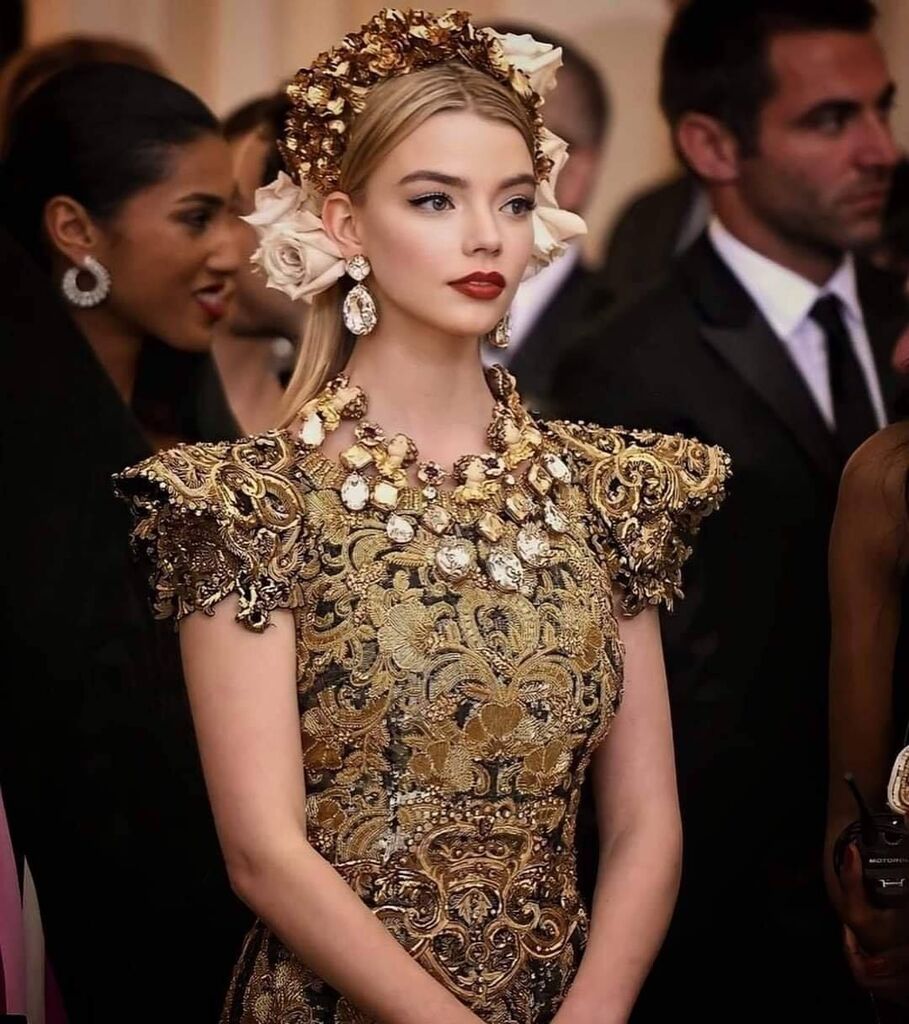 Nữ thần Met Gala năm nào đã thành nàng thơ Dior: Đẹp hiếm có như nữ thần Hy Lạp tái sinh, body bốc lửa nay bỗng hóa cò hương - Ảnh 13.