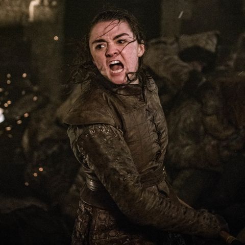 Sao nhí Game Of Thrones thả rông vòng 1 đạp xe trên phố ở phim mới, gây sốc vì nhan sắc ngày càng quyến rũ hút hồn - Ảnh 5. Sao nhí Game Of Thrones thả rông vòng 1 đạp xe trên phố ở phim mới, gây sốc vì nhan sắc ngày càng quyến rũ hút hồn - Ảnh 5.