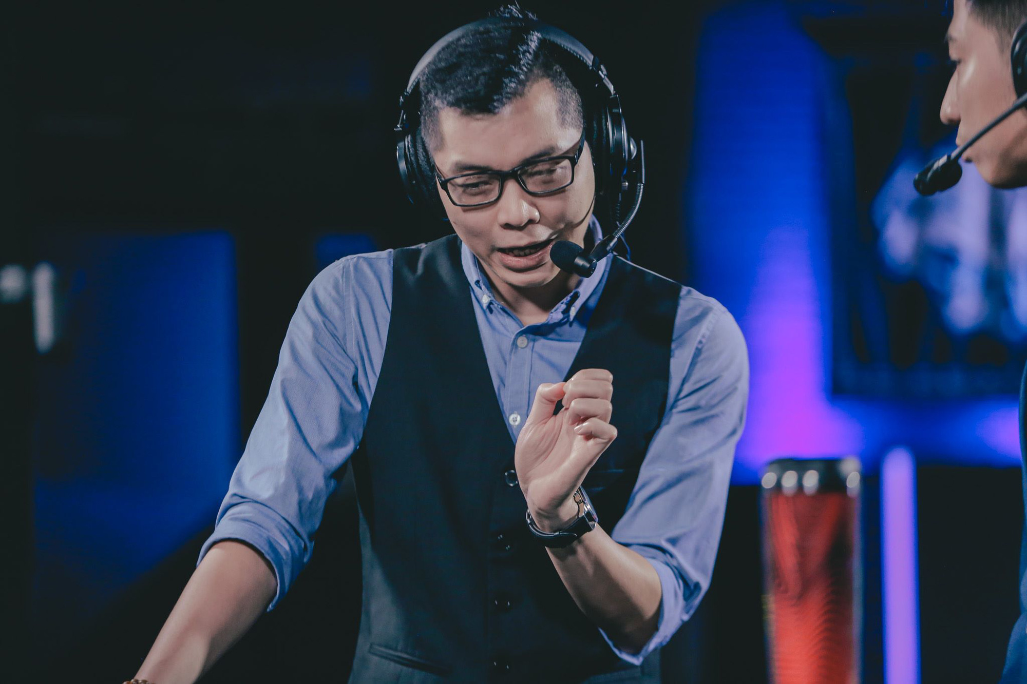 Vừa c&ocirc;ng khai người y&ecirc;u kh&ocirc;ng l&acirc;u, BLV L&ecirc; Kh&ocirc;i bất ngờ tuy&ecirc;n bố t&igrave;m người y&ecirc;u mới, c&ograve;n nhờ Bụt mai mối? - Ảnh 1.