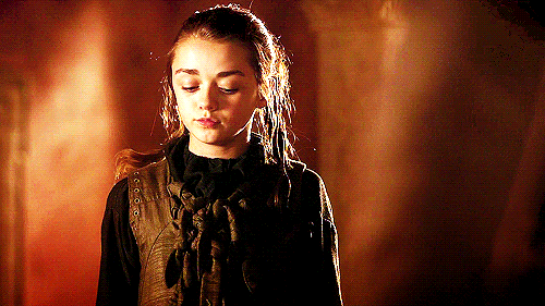 Sao nhí Game Of Thrones thả rông vòng 1 đạp xe trên phố ở phim mới, gây sốc vì nhan sắc ngày càng quyến rũ hút hồn - Ảnh 1. Sao nhí Game Of Thrones thả rông vòng 1 đạp xe trên phố ở phim mới, gây sốc vì nhan sắc ngày càng quyến rũ hút hồn - Ảnh 1.