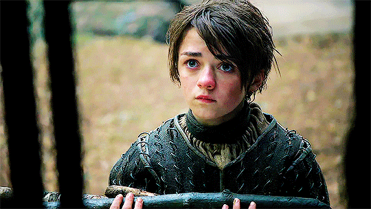 Sao nhí Game Of Thrones thả rông vòng 1 đạp xe trên phố ở phim mới, gây sốc vì nhan sắc ngày càng quyến rũ hút hồn - Ảnh 3. Sao nhí Game Of Thrones thả rông vòng 1 đạp xe trên phố ở phim mới, gây sốc vì nhan sắc ngày càng quyến rũ hút hồn - Ảnh 3.