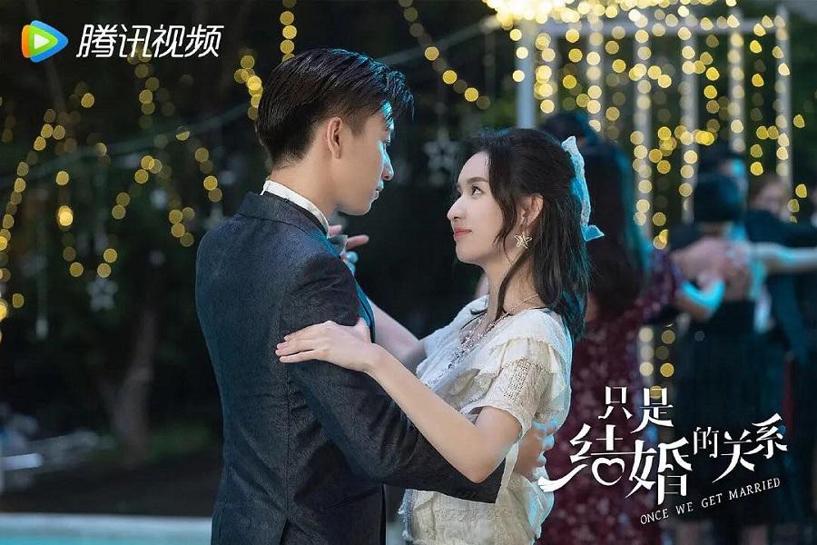 Chỉ L&agrave; Quan Hệ H&ocirc;n Nh&acirc;n: Si&ecirc;u phẩm cưới trước y&ecirc;u sau sốt dẻo nhất 2021, chị em m&ecirc; t&iacute;t anh tổng t&agrave;i lật như b&aacute;nh tr&aacute;ng! - Ảnh 3.