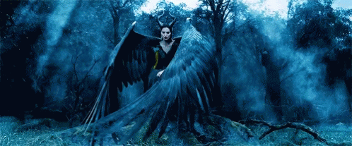 Xỉu ngang sự thật đôi cánh của Maleficent: Lên phim hoành tráng thế này, hậu trường "tụt mood" cả ngày cho xem!