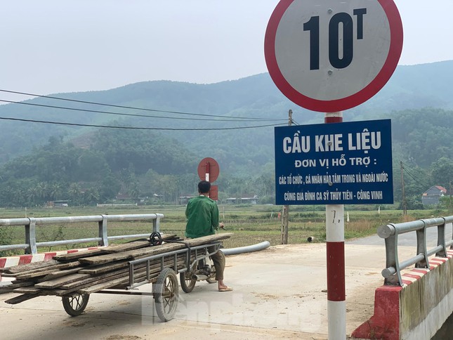 Cây cầu 1 tỷ mà Thủy Tiên hỗ trợ xây dựng ở Nghệ An: Bàn giao 4 tháng đã hư hỏng - Ảnh 2.
