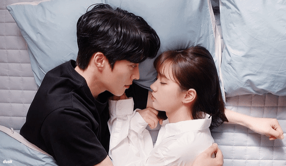 4 cặp đôi có chemistry cháy nhất 2021: Song Kang - Han So Hee hôn lên tận giường, Hyeri bị nghi ngoại tình với bạn diễn - Ảnh 3.