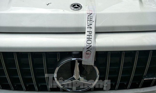 Cận cảnh d&agrave;n si&ecirc;u xe bị thu giữ trong đường d&acirc;y đ&aacute;nh bạc khủng ở H&agrave; Nội - Ảnh 4.