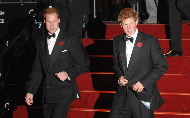 Loạt khoảnh khắc ấn tượng của các thành viên hoàng gia trên thảm đỏ, Công nương Diana và con dâu Kate mười phân vẹn mười - Ảnh 9.