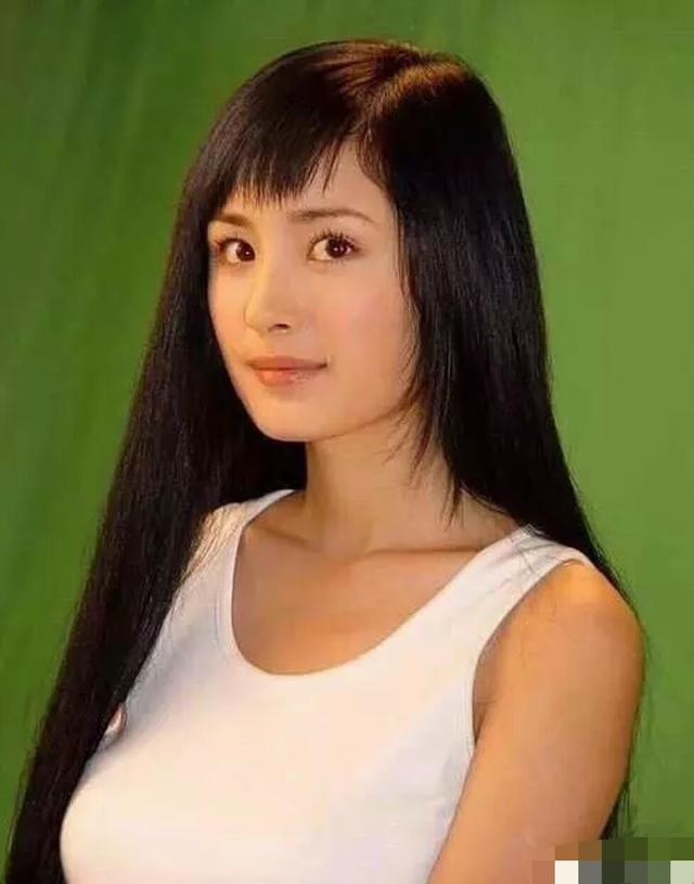 Dụi mắt mấy lần mới nhận ra đ&acirc;y l&agrave; Dương Mịch, nhan sắc thuở chưa dao k&eacute;o kh&aacute;c 1 trời 1 vực so với hiện tại - Ảnh 2.