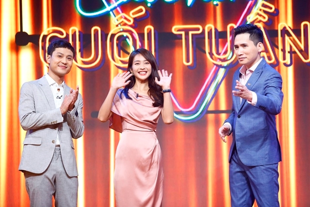 MC Quốc Kh&aacute;nh: Từ BLV thể thao từng vạ miệng với d&agrave;n cầu thủ đến &ocirc;ng chủ cực cool của Cuộc Hẹn Cuối Tuần - Ảnh 1.