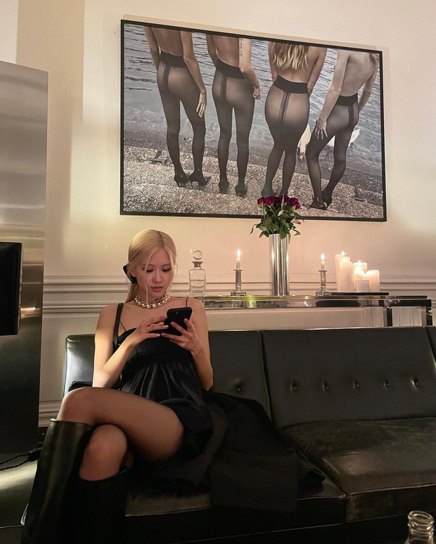 Rosé (BLACKPINK) ghi điểm tuyệt đối chỉ vì một chiếc ốp điện thoại khi dự Tuần lễ thời trang Paris - Ảnh 2.