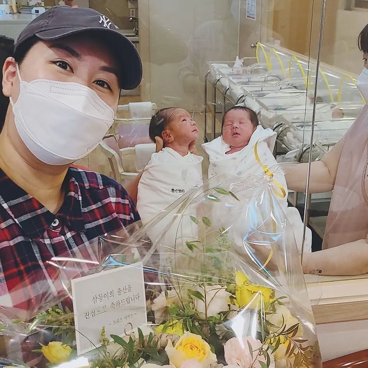 Nặng 104kg phải ngồi xe lăn vì mang thai sinh 3, nữ diễn viên Hàn gây bất ngờ với vóc dáng chỉ sau 1 tuần lâm bồn - Ảnh 6.
