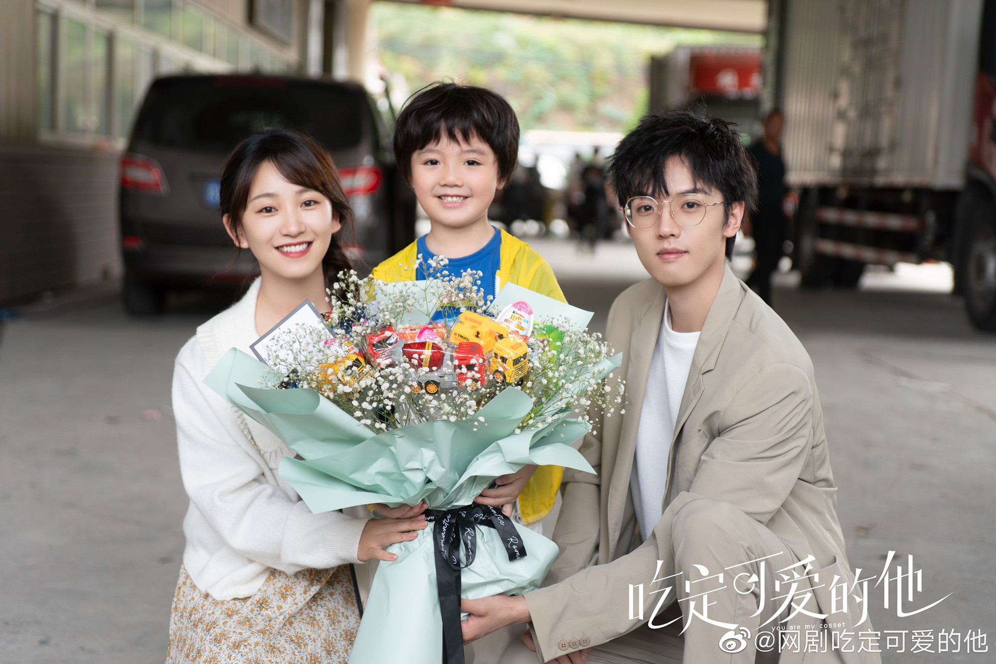 Tiểu Bảo bỏ Hạ ti&ecirc;n sinh đi theo ba mẹ mới to&agrave;n visual cực phẩm, tưởng ai xa lạ h&oacute;a ra l&agrave; anh trai Triệu Lộ Tư? - Ảnh 2.